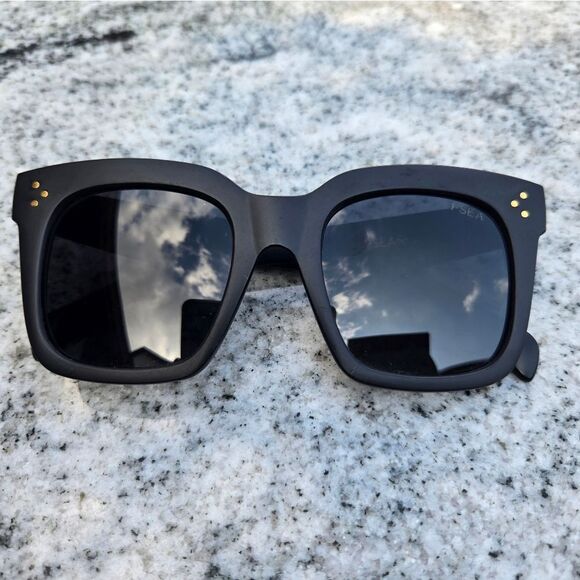 I-SEA Women's Sunglasses - Waverly MATTE BLACK / SMOKE POLARIZED LENS - Picture 3 of 11